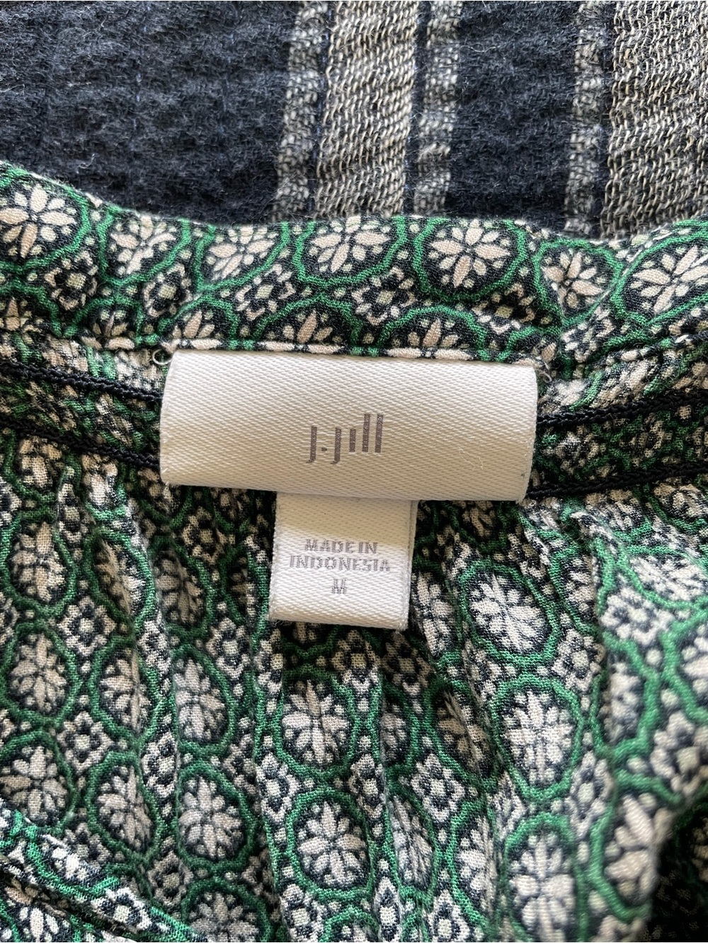 J. Jill Teal Green Printed Button-Front Blouse - Picture 7 of 11